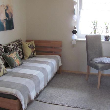 #2 Ruhiges Gemuetliches Ferienzimmer Mit 2 Einzelbetten Gemeinschaftsbad W-Lan Airport Nah Late Night Check In Haus Nr 9,5 Trunkelsberg Dış mekan fotoğraf