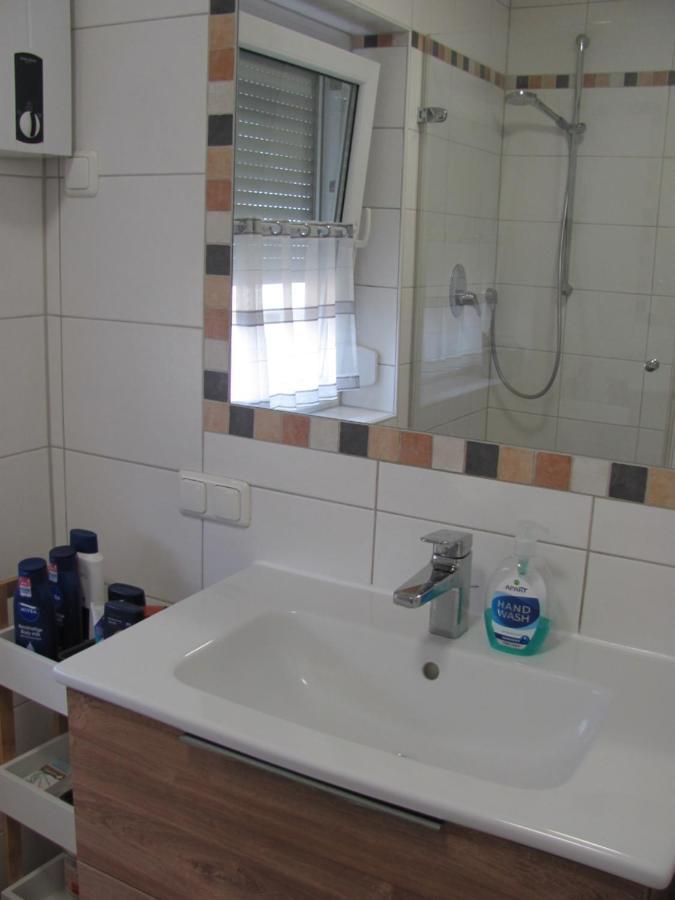 #2 Ruhiges Gemuetliches Ferienzimmer Mit 2 Einzelbetten Gemeinschaftsbad W-Lan Airport Nah Late Night Check In Haus Nr 9,5 Trunkelsberg Dış mekan fotoğraf
