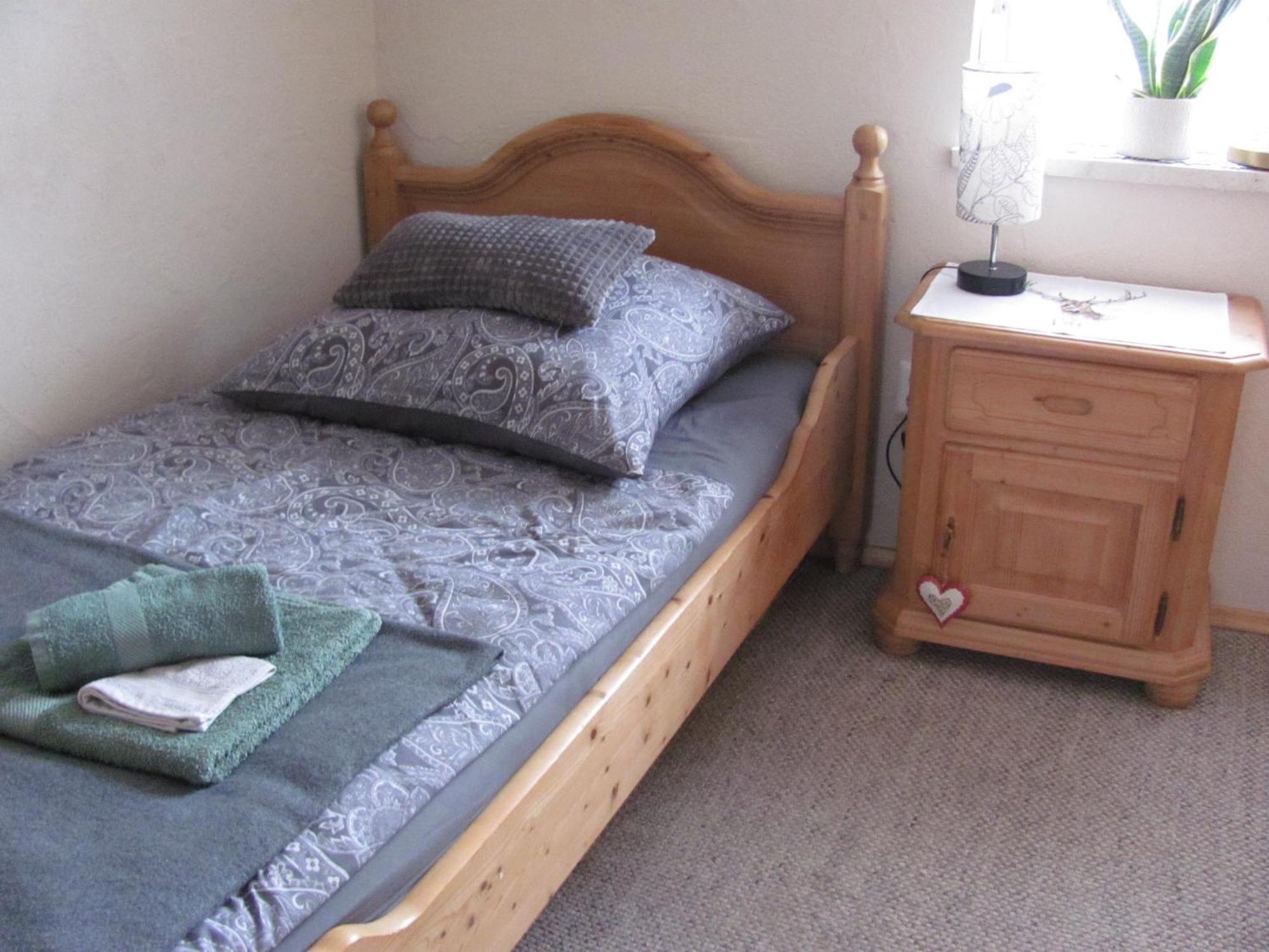 #2 Ruhiges Gemuetliches Ferienzimmer Mit 2 Einzelbetten Gemeinschaftsbad W-Lan Airport Nah Late Night Check In Haus Nr 9,5 Trunkelsberg Dış mekan fotoğraf
